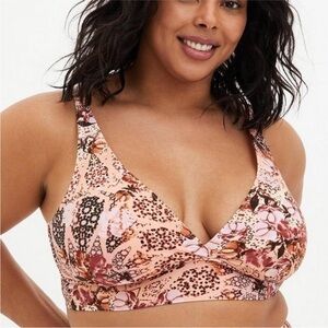 NWT TORRID Medallion floral Wireless Triangle swim top